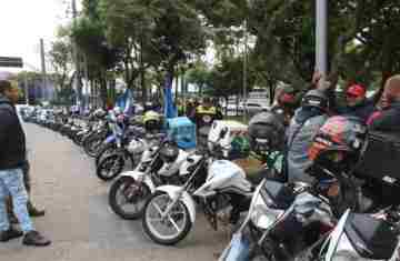 Governo prepara linha de crédito para motociclistas de aplicativos